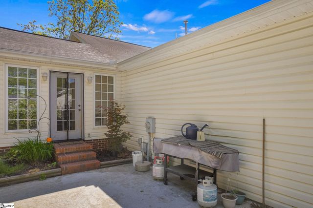 18 Luray Drive, Greenville, SC 29617