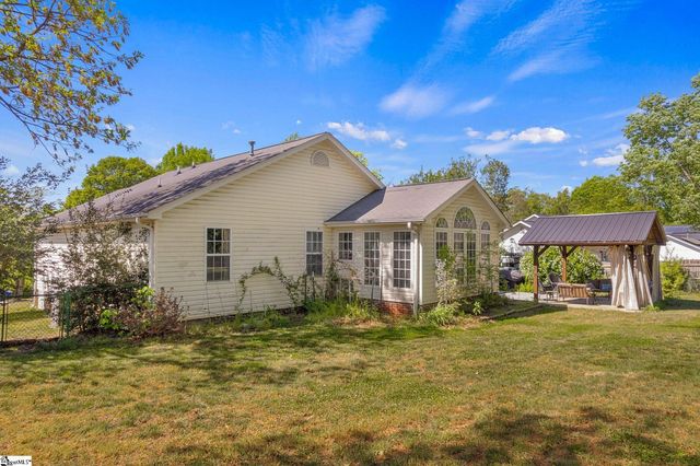 18 Luray Drive, Greenville, SC 29617