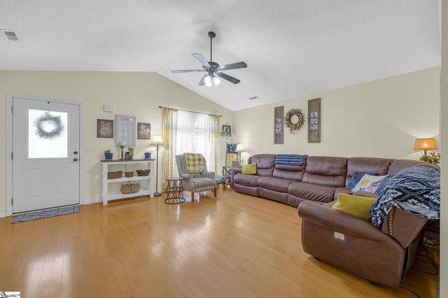 18 Luray Drive, Greenville, SC 29617