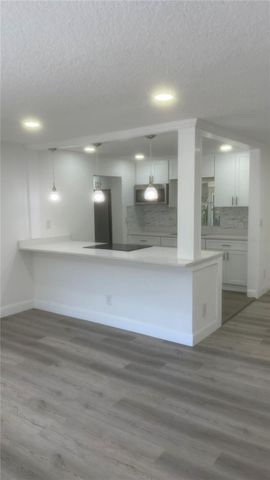 113 W DIVISION STREET, Winter Garden, FL 34787