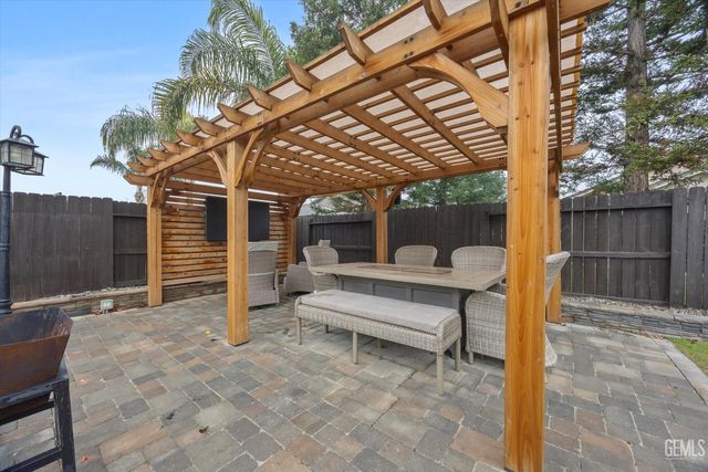 12210 Home Ranch Drive, Bakersfield, CA 93312