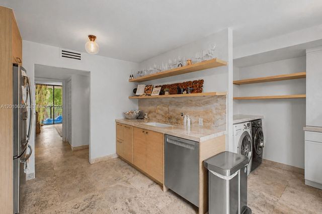 2575 S Bayshore Dr 4A, Miami, FL 33133