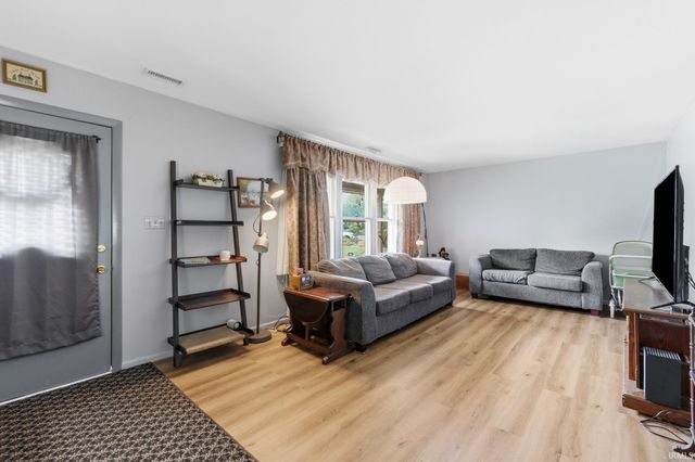 3323 Sudbury Place, Fort Wayne, IN 46815