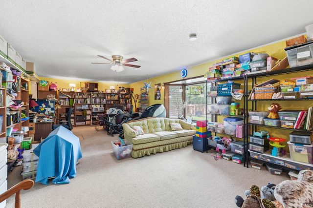 3323 Sudbury Place, Fort Wayne, IN 46815