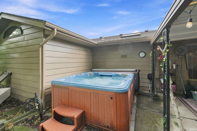 3323 Sudbury Place, Fort Wayne, IN 46815