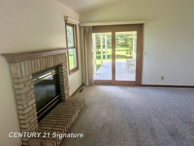 1249 E Oakdale Circle, Freeland, MI 48623
