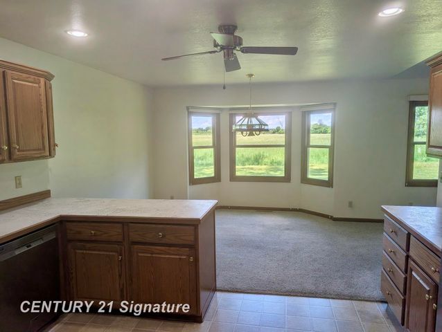 1249 E Oakdale Circle, Freeland, MI 48623
