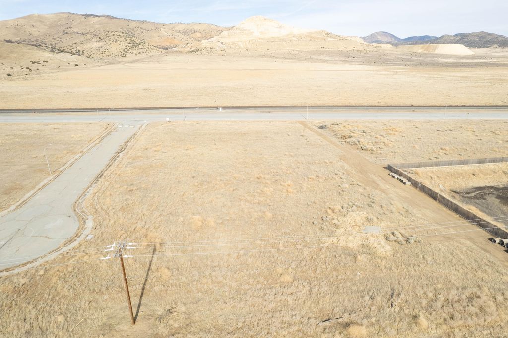 Image 2 of property listing at Tehachapi Boulevard, Tehachapi, CA 93561