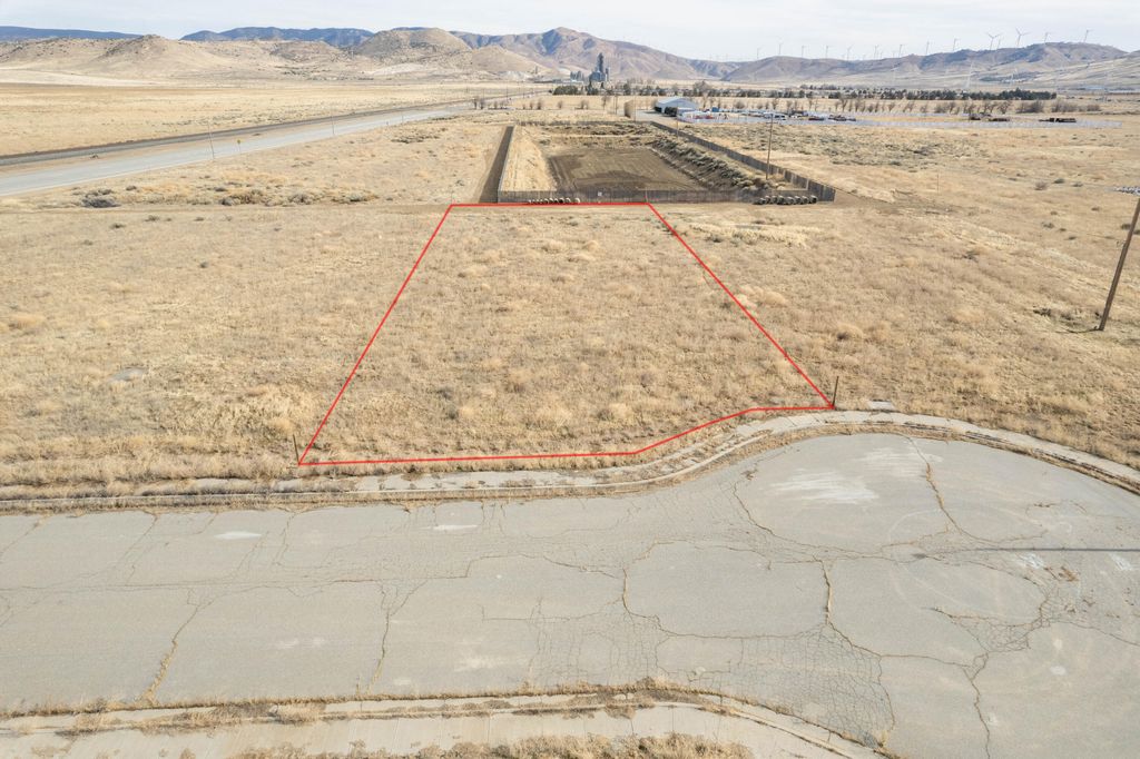 Image 3 of property listing at Tehachapi Boulevard, Tehachapi, CA 93561