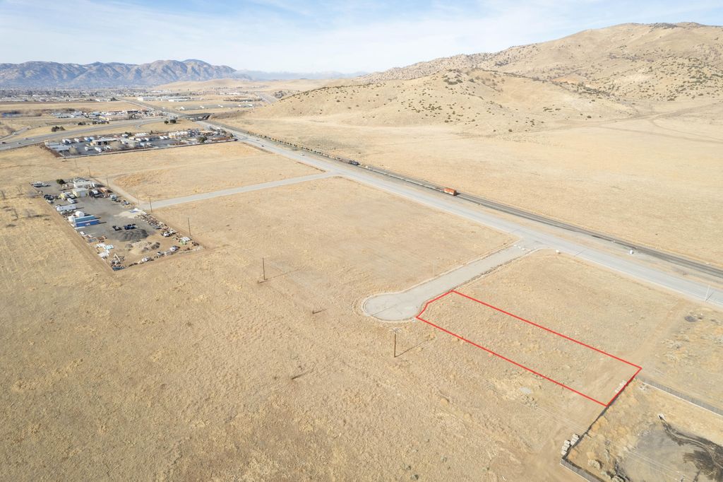 Image 5 of property listing at Tehachapi Boulevard, Tehachapi, CA 93561