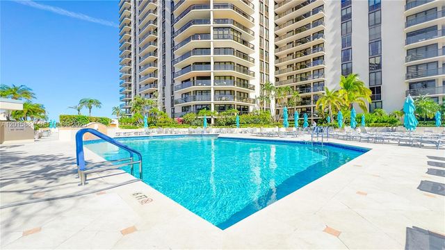 19667 Turnberry Way 3F, Aventura, FL 33180