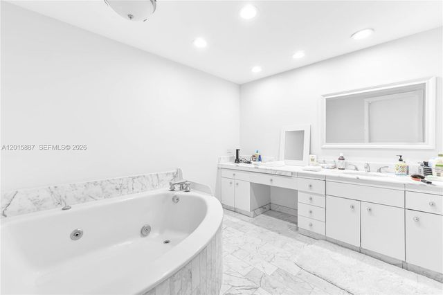 19667 Turnberry Way 3F, Aventura, FL 33180