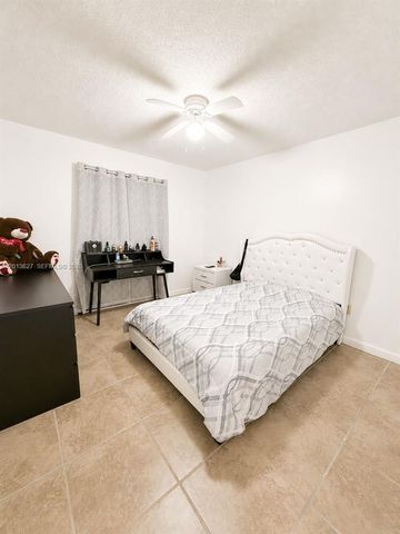 15815 SW 299th Ter, Homestead, FL 33033