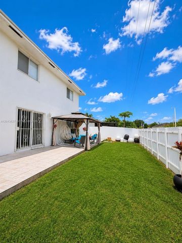 15815 SW 299th Ter, Homestead, FL 33033