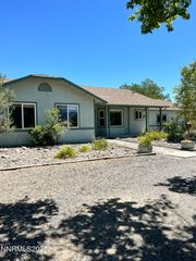 2819 Squires Street, Minden, NV 89423