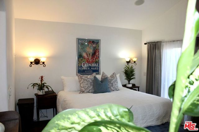 8106 WESTLAWN Avenue, Los Angeles, CA 90045