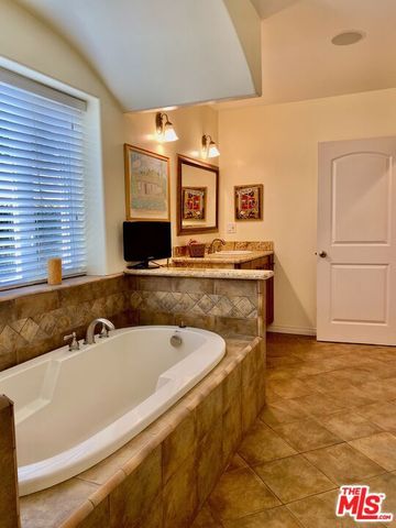 8106 WESTLAWN Avenue, Los Angeles, CA 90045
