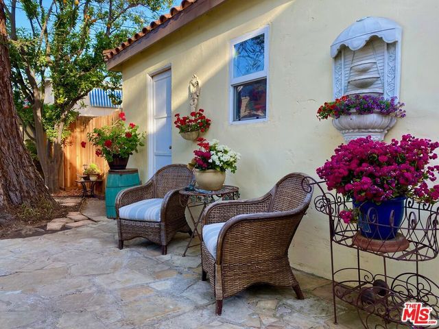8106 WESTLAWN Avenue, Los Angeles, CA 90045