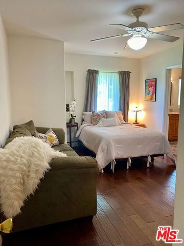 8106 WESTLAWN Avenue, Los Angeles, CA 90045