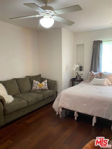 8106 WESTLAWN Avenue, Los Angeles, CA 90045