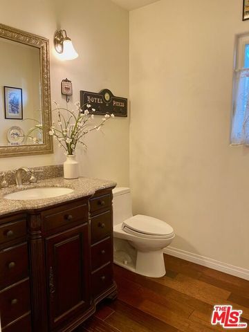 8106 WESTLAWN Avenue, Los Angeles, CA 90045