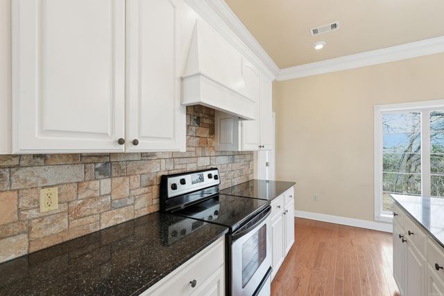 4 Robins Ridge Rd, Morrilton, AR 72110