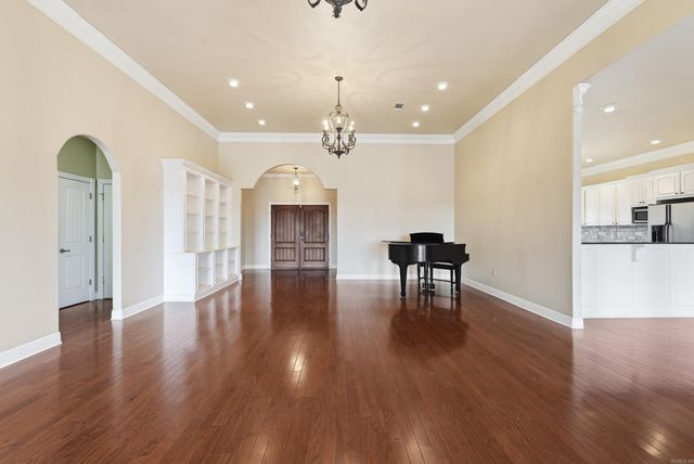 4 Robins Ridge Rd, Morrilton, AR 72110