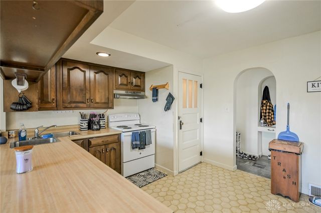 421 E Main Street, St Paris, OH 43072