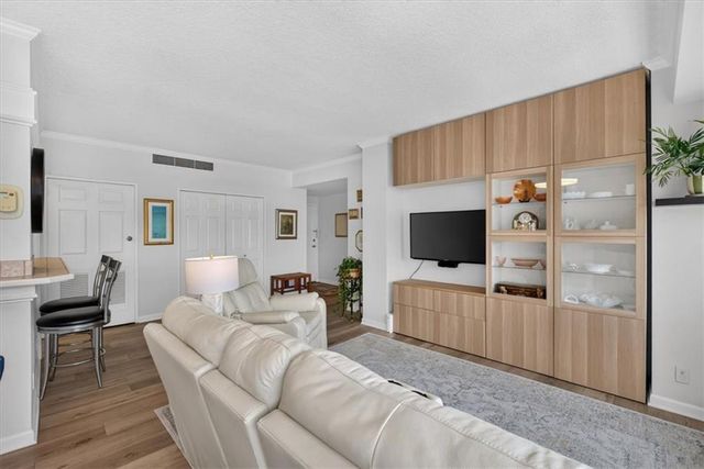 333 W Meyer Boulevard 714, Kansas City, MO 64113