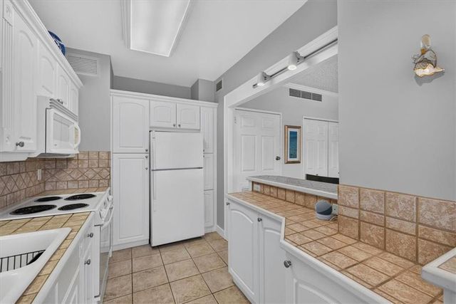 333 W Meyer Boulevard 714, Kansas City, MO 64113