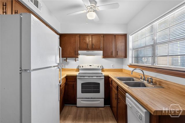 2220 E Victory Drive 12, Savannah, GA 31404