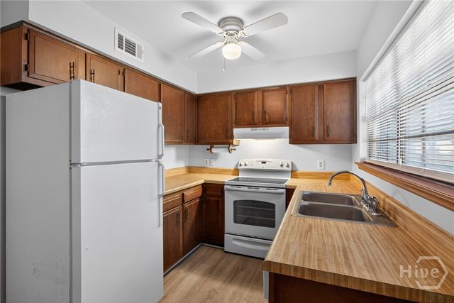 2220 E Victory Drive 12, Savannah, GA 31404