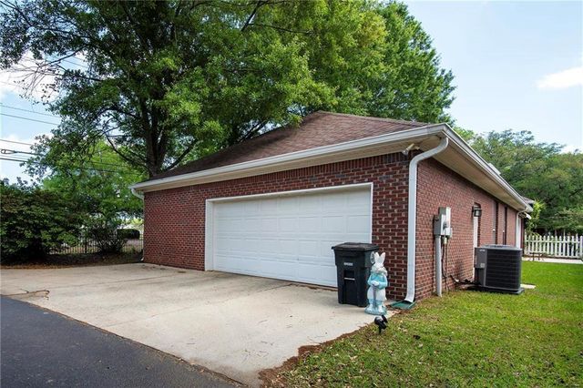 100 Kensington Court, Fairhope, AL 36532