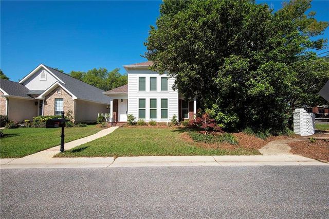 100 Kensington Court, Fairhope, AL 36532