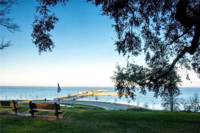 100 Kensington Court, Fairhope, AL 36532