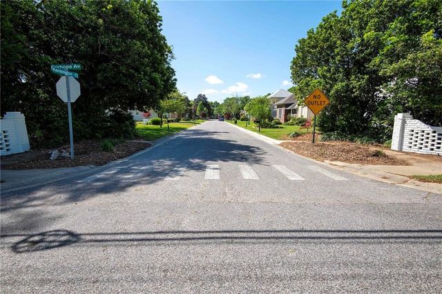 100 Kensington Court, Fairhope, AL 36532