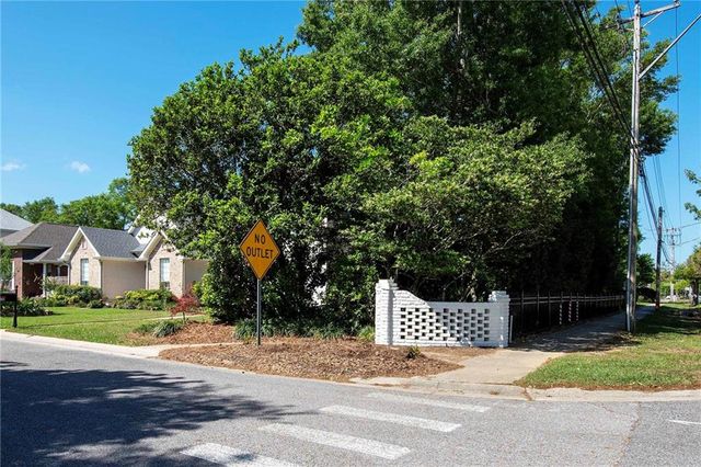 100 Kensington Court, Fairhope, AL 36532