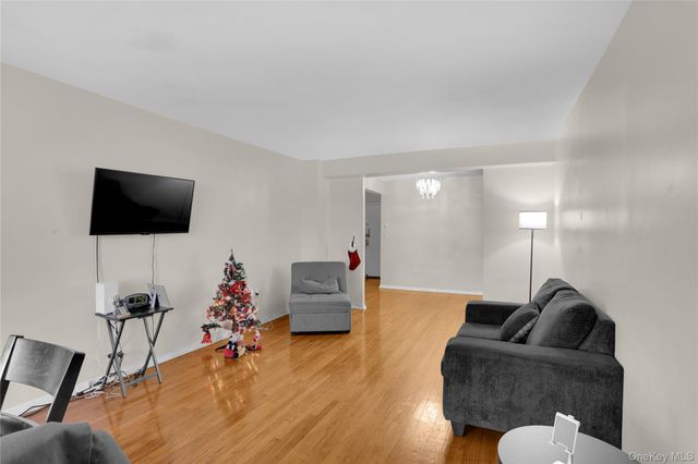 245 Bronx River Road 7C, Yonkers, NY 10704