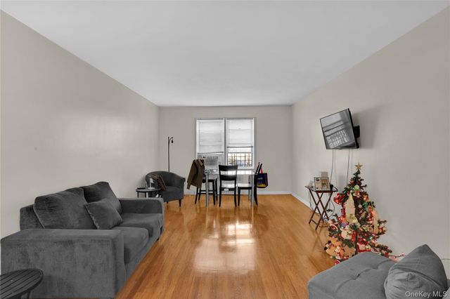 245 Bronx River Road 7C, Yonkers, NY 10704