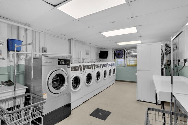 245 Bronx River Road 7C, Yonkers, NY 10704