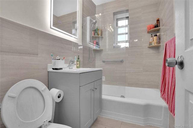 245 Bronx River Road 7C, Yonkers, NY 10704