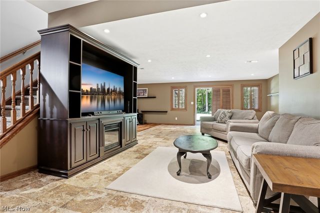 8255 Hemingway Lane, Concord Twp, OH 44060