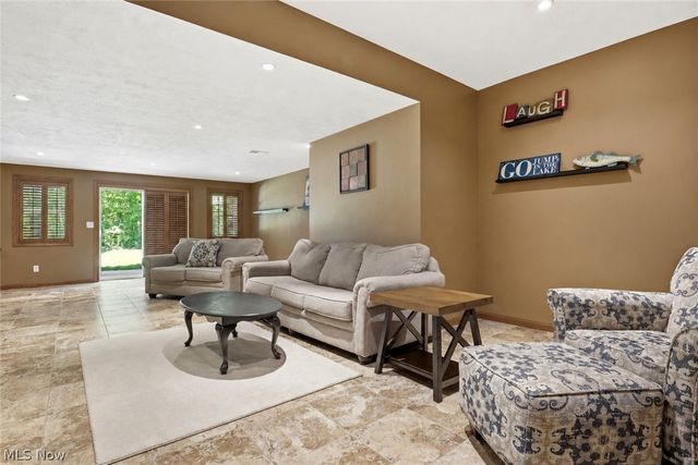 8255 Hemingway Lane, Concord Twp, OH 44060