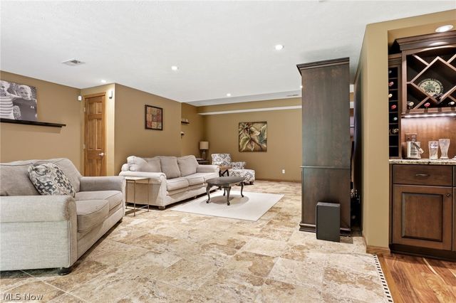 8255 Hemingway Lane, Concord Twp, OH 44060
