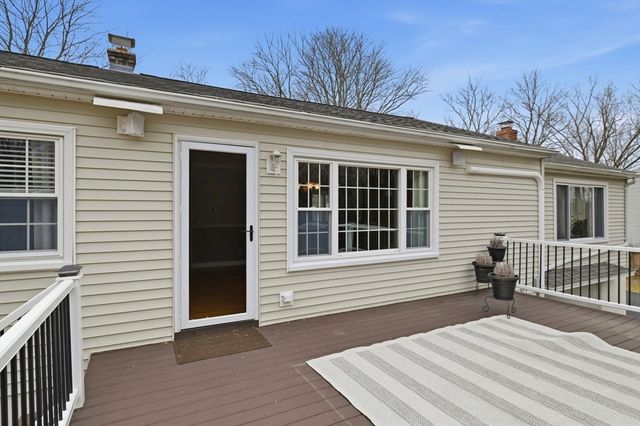 105 Mountain View St, South Hadley, MA 01075