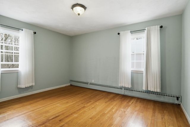 105 Mountain View St, South Hadley, MA 01075