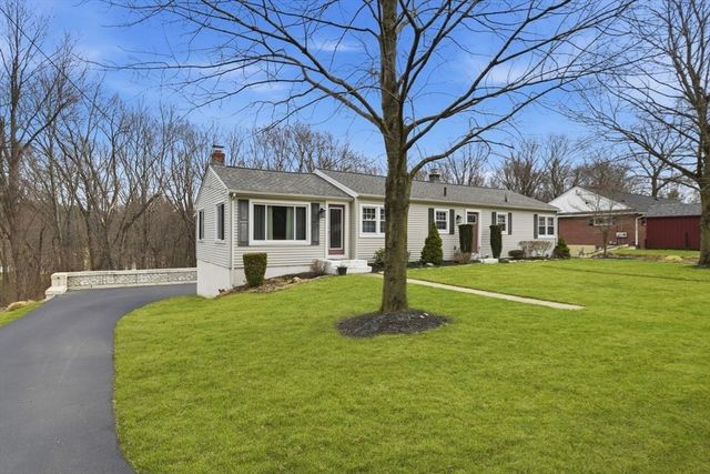 105 Mountain View St, South Hadley, MA 01075