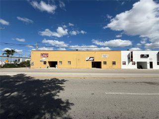 7441 NW 72nd Ave, Medley, FL 33166