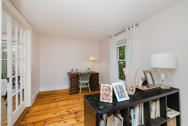 423 South St, Holliston, MA 01746