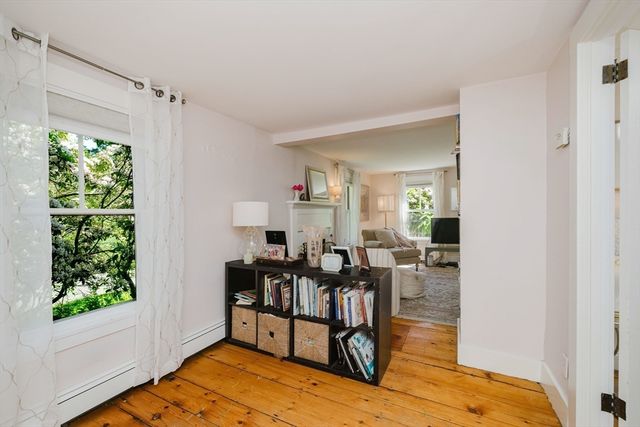 423 South St, Holliston, MA 01746